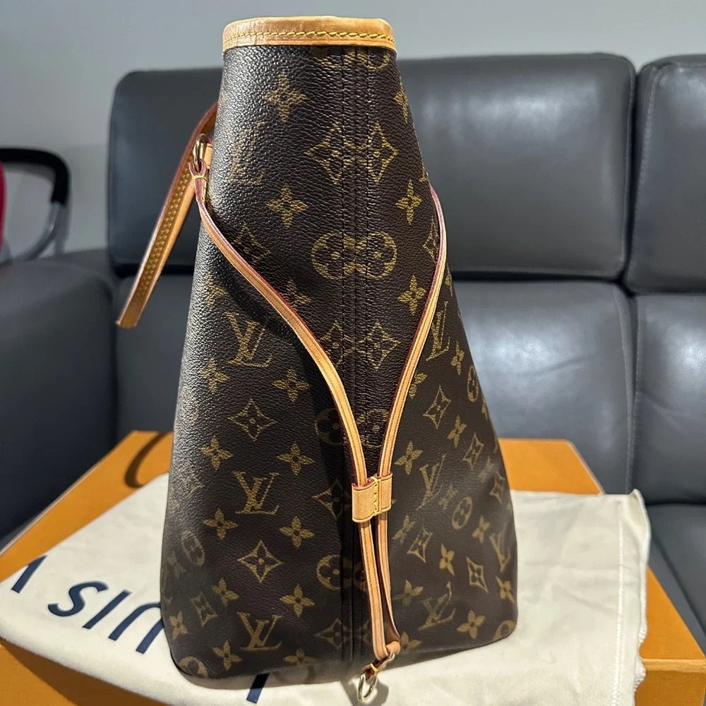 Louis Vuitton Neverfull GM - Picture 14 of 16